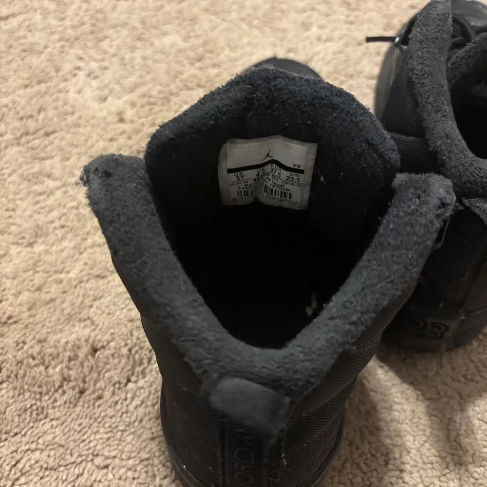 Jordan 12 Retro Black High Top Unisex Kids Sneakers Size 5Y Synthetic
